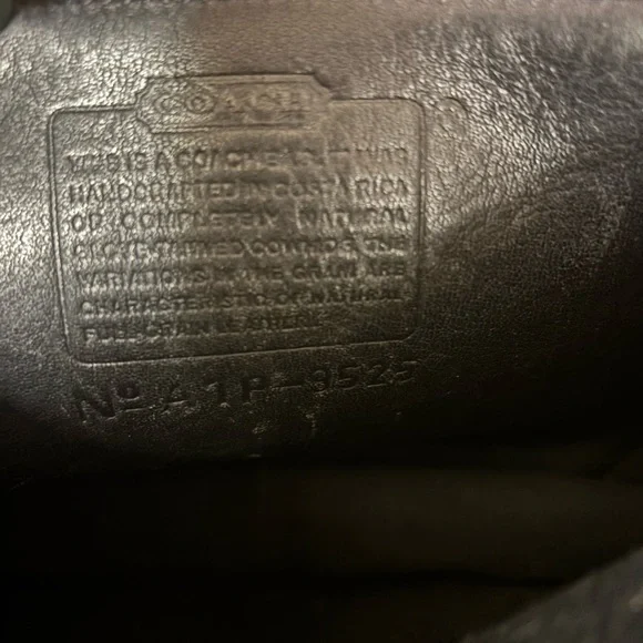 Coach stewardess Black Leather Shoulder Bag with Gold Accents - Picture 7 of 15